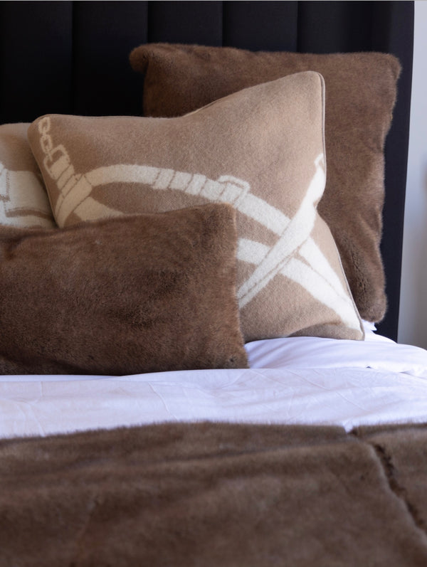 Luxurious Cushion in 100% New Zealand Wool – Classic Halter Equestrian Design