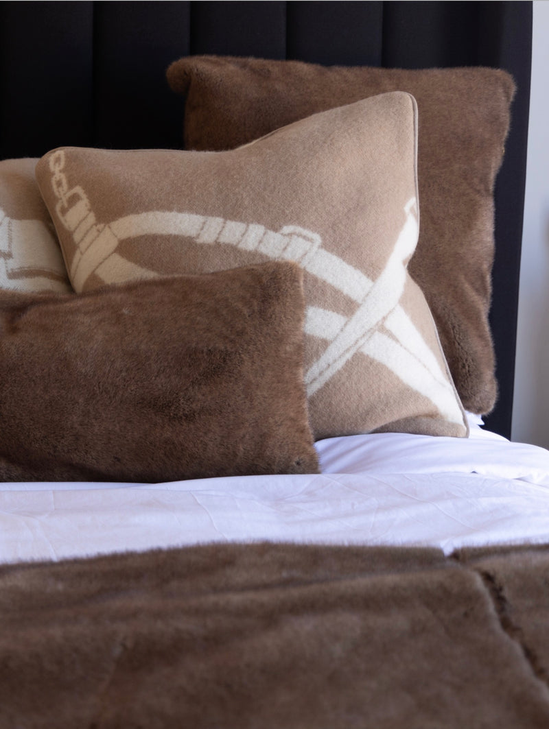Luxurious Cushion in 100% New Zealand Wool – Classic Halter Equestrian Design