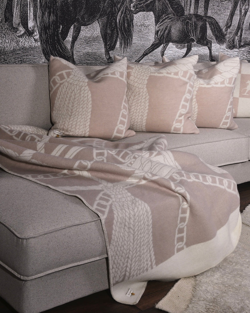 Chain Cushion- 100% New Zealand Lambswool linen beige