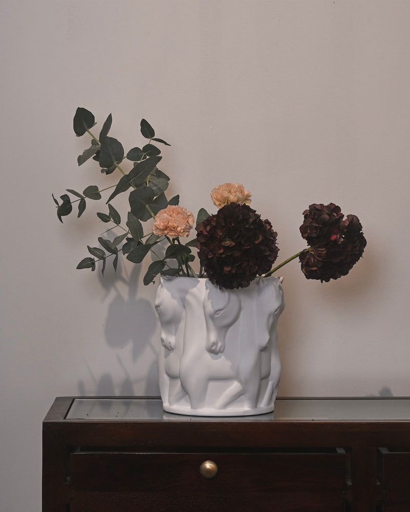 VASE/ POT  DANCING HORSES MATT WHITE