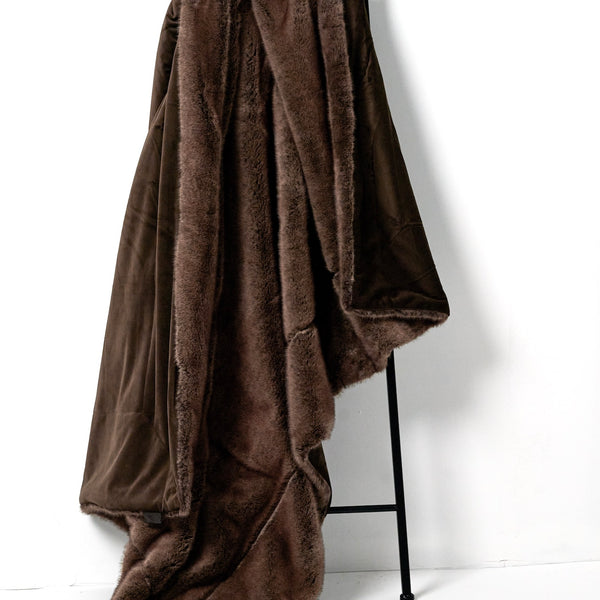 FAUX FUR THROW – Adamsbro Europe