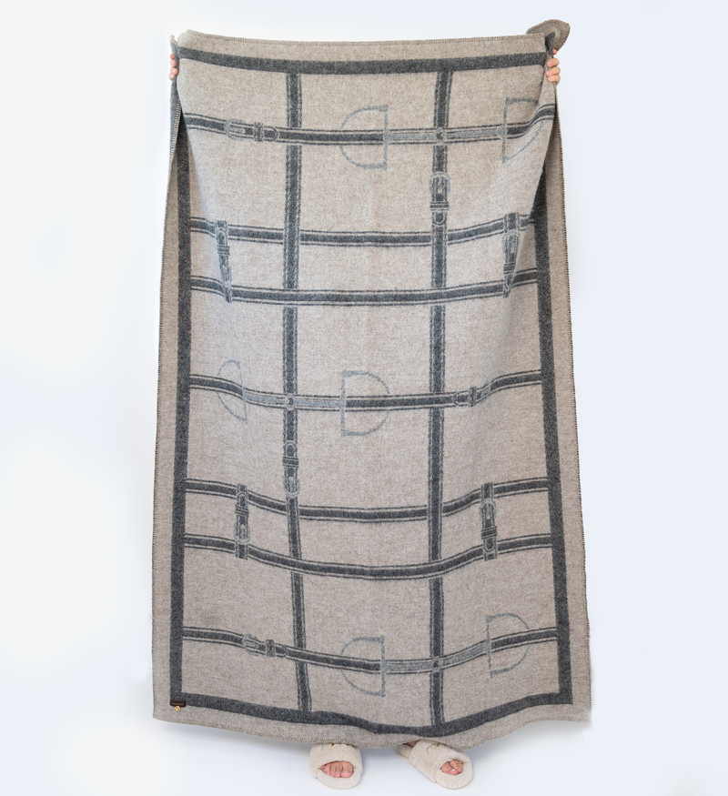 STRAP THROW BEIGE TAUPE  NZ LAMBSWOOL