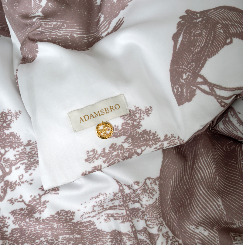 Exclusive duvet cover in the finest in cotton satin 135 X 200 cm + 80 x 80 cm